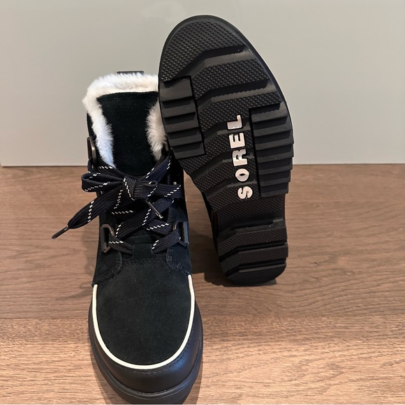 Sorel Tivoli boots with faux fur trim - Picture 13 of 13